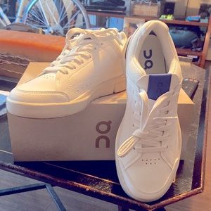 New On Cloud sneakers size 7